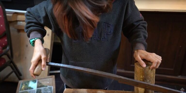 Volendam: 2-Hour Clogmaking Workshop and Cheese Tour - What to Expect from the Tour