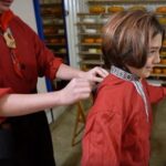 Volendam: Traditional Costume Photo with Cheese & Clog Tour - Cheese Tasting and Shopping