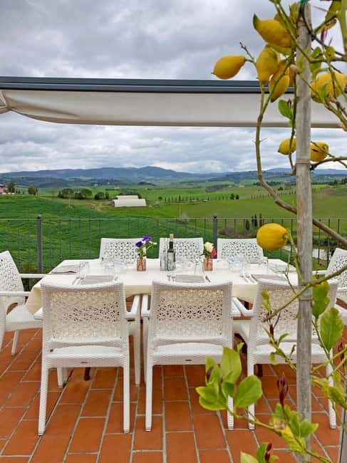 Volterra: Private Picnic in the Tuscan Countryside - The Scenic Setting and Atmosphere