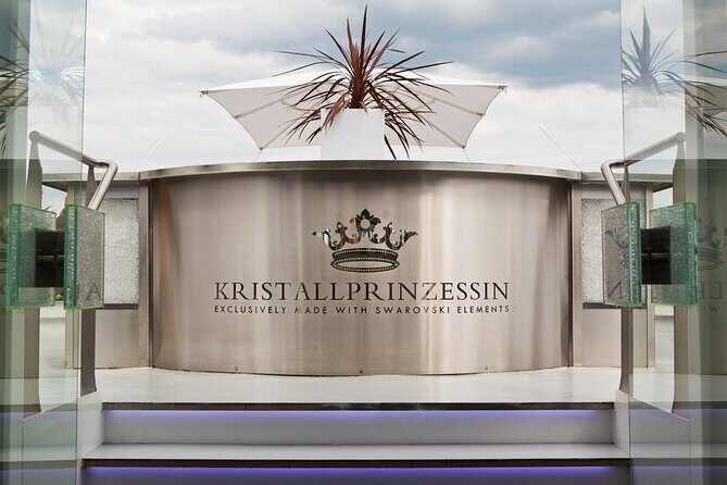 Walhalla tour by boat in Regensburg - The Balance of Pros and Cons