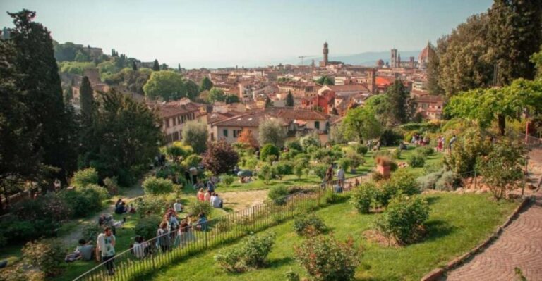Walking Florence: Medici District, Piazza Repubblica & Duomo - Exploring the Civic and Social Heart of Florence