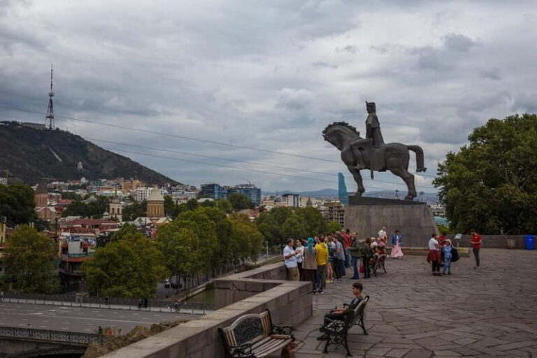 Walking Tour in Old Tbilisi - Group Tour - Who Should Consider This Tour?