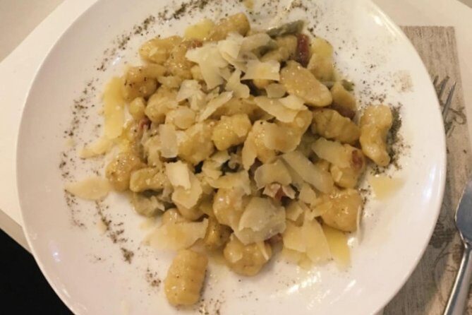 Walking tour in the Heart of Rome and a Cooking Class in a Very Small Group - From Sightseeing to Cooking: The Pasta-Making Experience