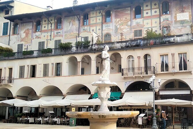 Walking Tour in Verona: 9+ Landmarks with Live Guide - What Makes the Tour Stand Out?
