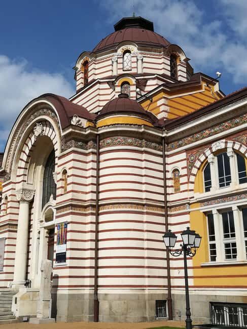Walking tour: Sofia along the shady streets - The Guides Make All the Difference