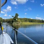 Waren (Müritz): Family & Friends motor yacht with skipper - 2 hours - The Experience in Detail