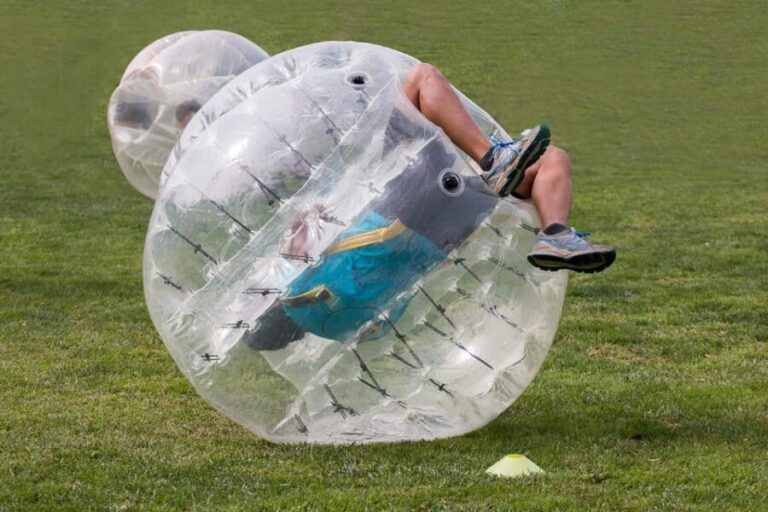 Warsaw: Private Bubble Football Game (1 Hour) - How the Experience Is Structured