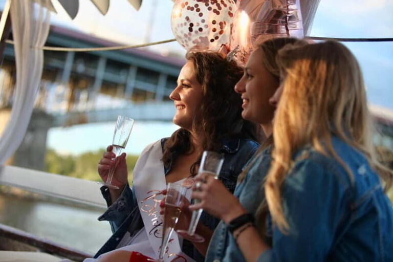 Warsaw: Private Gondola Cruise for Special Occasions - What the Reviews Say