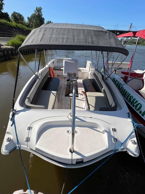 Warsaw: Vistula River Cruise with Your Music & City Views - FAQ