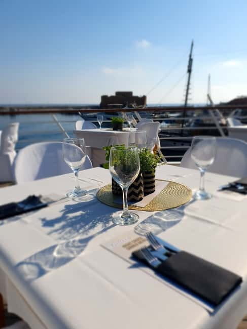 Wave Dancer Deluxe Night cruise with Fireworks (Adults Only) - The Atmosphere and Ambience