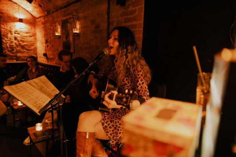 Wednesday Night Live Music with Cocktails - Who Will Love This Experience?