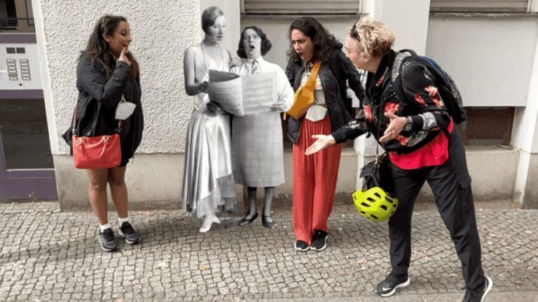 Where It All Began: Berlins Queer & Trans History Tour - Why the Multimedia Approach Works