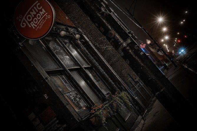 Windy City Ghosts: Hauntings of Chicago Walking Tour - The Experience on the Ground