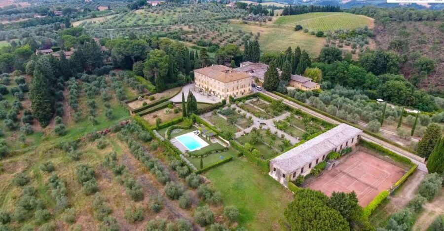 Wine Experience in an Organic Chianti Winery - Details That Matter