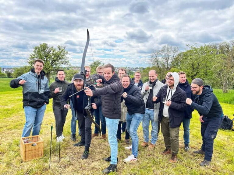Wine hike JGA Gin Tour with games and snacks Stuttgart - Starting Out at Heumaden Subway Station