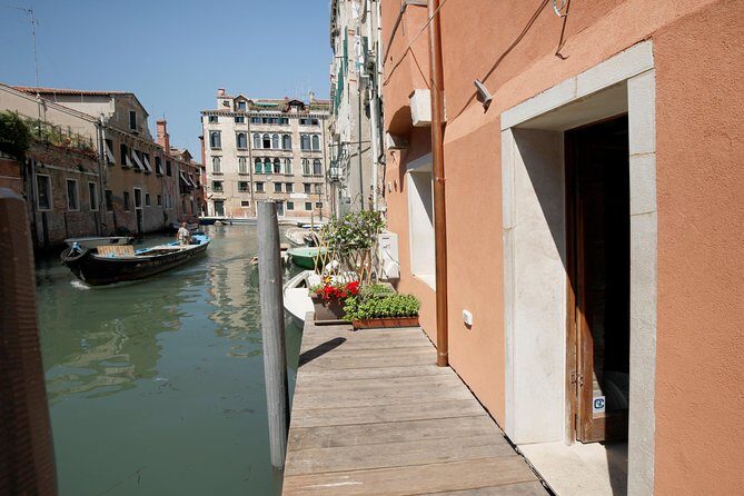 Wine Tasting in Venice - Setting and Location: The Heart of Dorsoduro