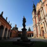 Wolfs Lair and Swieta Lipka Small Group Tour from Warsaw with Lunch - Who Should Consider This Tour?