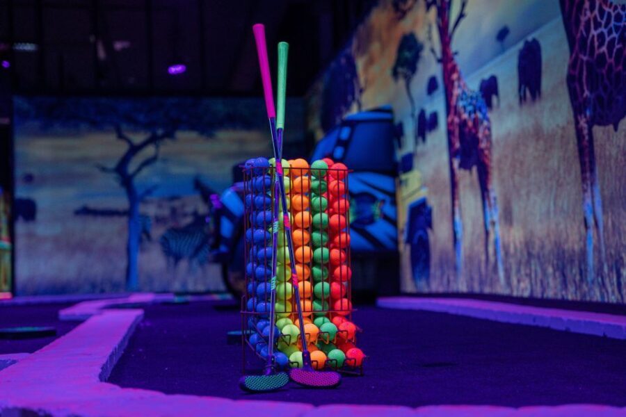 Woop! Glow golf: Ljubljana Btc City - The Setup and Theme