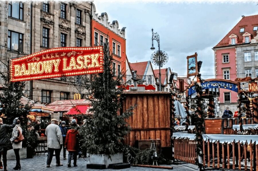 Wrocaw: Christmas Market and City Highlights Walking Tour - The Practicalities: What to Expect