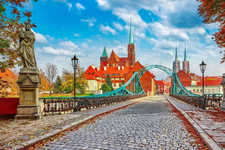 Wroclaw: 3-Hour City WalkingTour with University & Cathedral - What to Expect on the Day