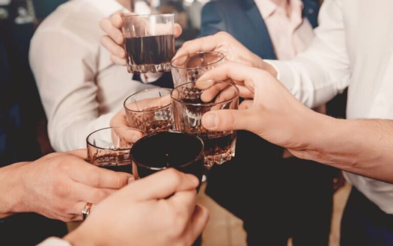 Würzburg: Bar & Club Tour with free Shots & VIP entry - The Practical Side: Price, Duration, and Value