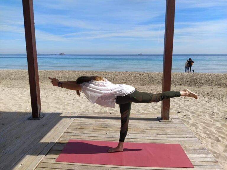 YOGA & MEDITATION AT THE BEACH OR IN THE FOREST - What to Expect During the Session