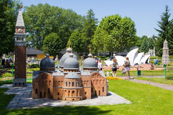 Zagreb - Monkey Park (Affenberg) - Klagenfurt - Minimudus - Transportation and Timing