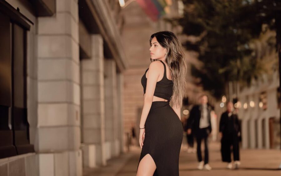 Zurich: 30 Minutes Professional Night Photoshoot - Starting Point at Jelmoli Bahnhofstrasse