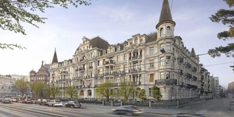 Zurich: Open Top Bus Sightseeing Tour with Optional Cruise - The Experience on the Bus