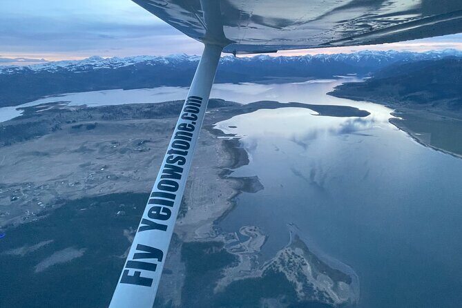 1 Hour Aerial Tour Over the Western Boundary of Yellowstone - Price and Value