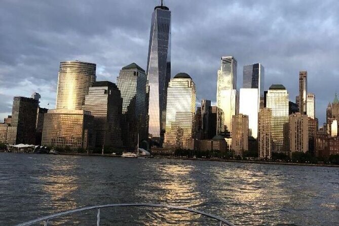 2-Hour Private Luxury Boat Tour in New York City - Who Would Love This?