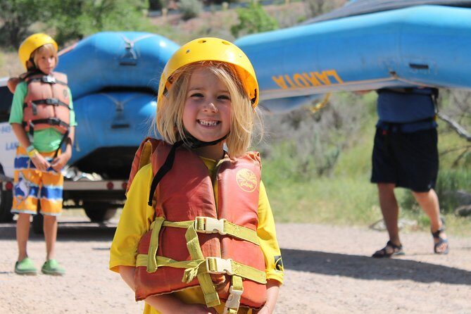 2-Hours Glenwood Springs Short and Mild Family Raft Trip - The Highlights of the Float