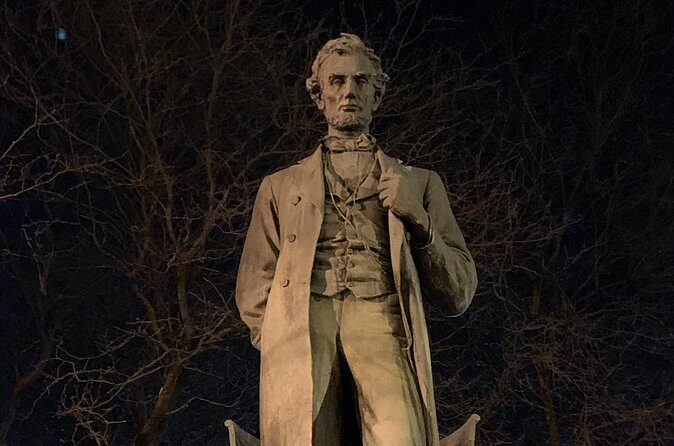 2 hours Private Evening Walking Tour with the Ghosts of Chicago - Who Would Love This Tour?