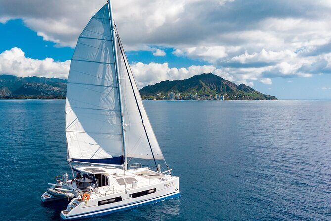 2hr Luxury Private Sailing Catamaran in Waikiki for 1-6 People - An In-Depth Look at the Experience