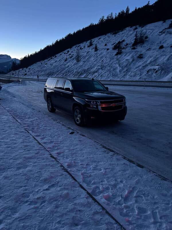 6-Hour Private City Tour Drive to Calgary Tower - Tour Breakdown: What You Can Expect