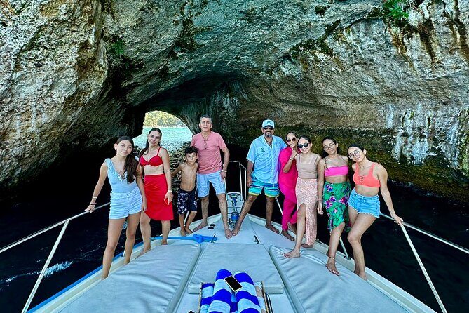 6 hours on a Private Yacht in Puerto Vallarta - Snorkeling & Beaches - Food, Drinks, and Amenities