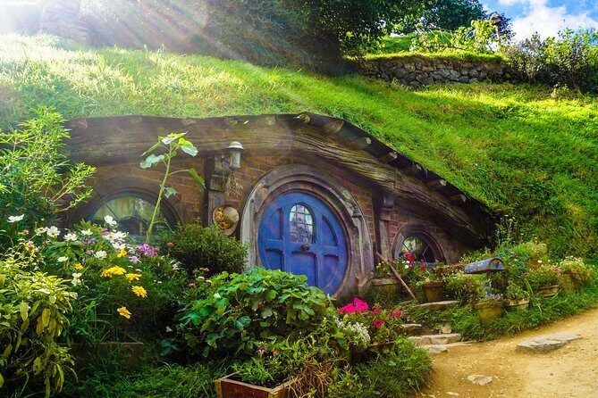 6hr Hobbiton Movie Set Tour - Departs Tauranga - Transportation and Group Size