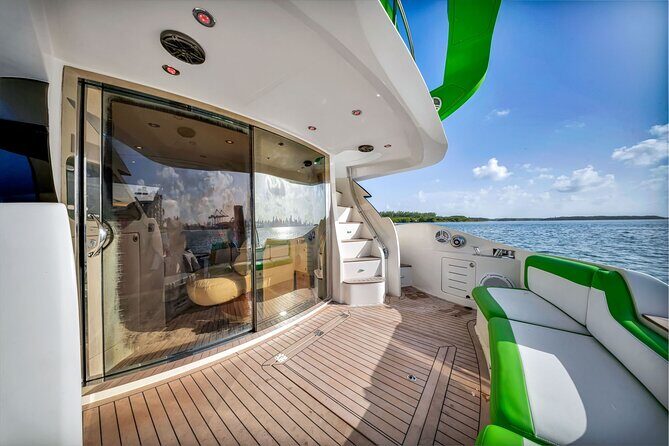 70ft 1 Hour FREE | Miami Yacht Rental | 3 to 6 Hours | 13 People - FAQs