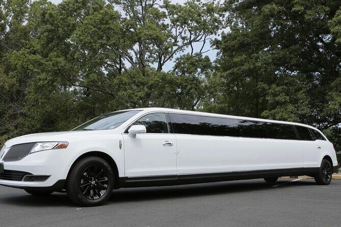 8 Passengers Transfer from or to Montreal Airport YUL to Montreal City Center - What our review of the experience reveals