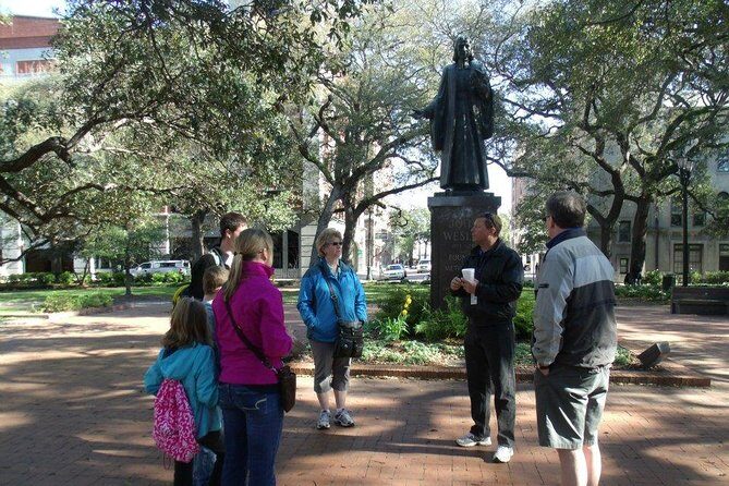 A Walk Through The Book "Midnight in the Garden of Good and Evil" - Is This Tour Right For You?