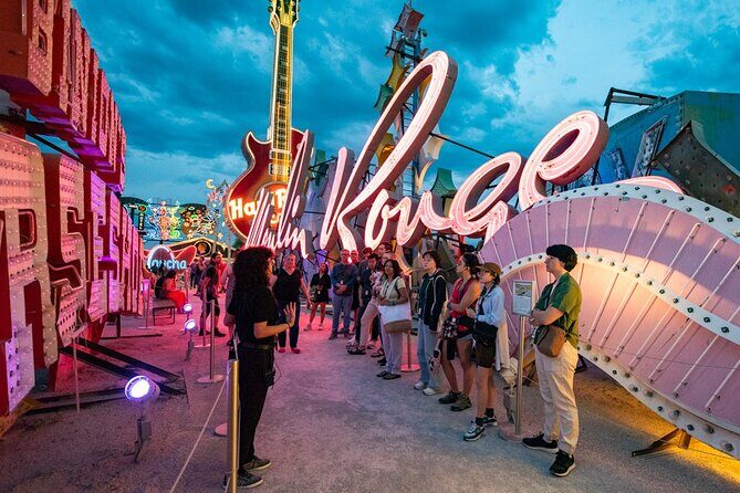 Admission to The Neon Museum in Las Vegas - How does the experience work?