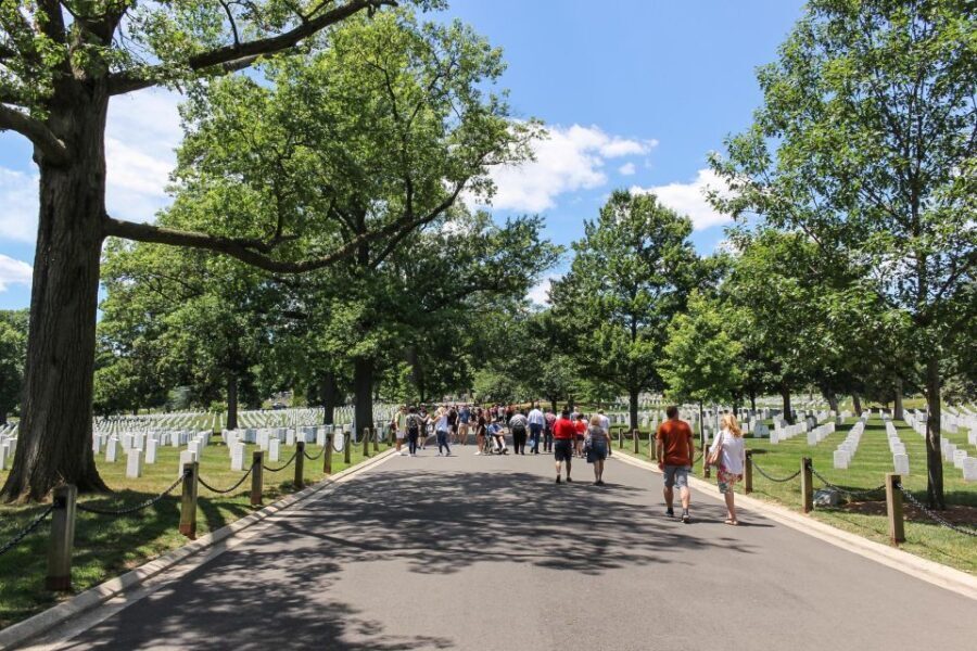 Arlington Cementary & Guard Ceremony with Iowa Jima Memorial - Who Should Consider This Tour?