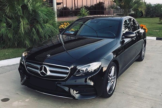 Arrival Private Transfer: Airport LAX to Los Angeles in Business Car - What to Expect from the Private LAX Transfer