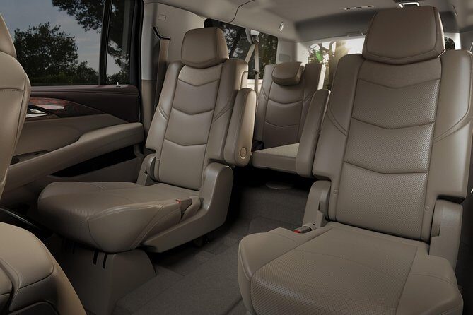 Arrival Transfer from Dulles Airport IAD to Washington DC by SUV - What You Can Expect During Your Transfer