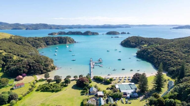 Auckland: 2-Day Bay of Islands Small Group Tour with Cruise - What Makes This Tour Stand Out