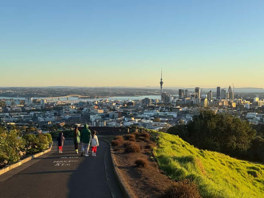 Auckland Sunrise Tour: Mount Eden Summit & Morning Views - The Experience in Detail