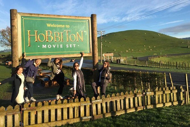 Auckland to Rotorua via Hobbiton Small Group Tour (One Way) - What’s Included and What to Consider