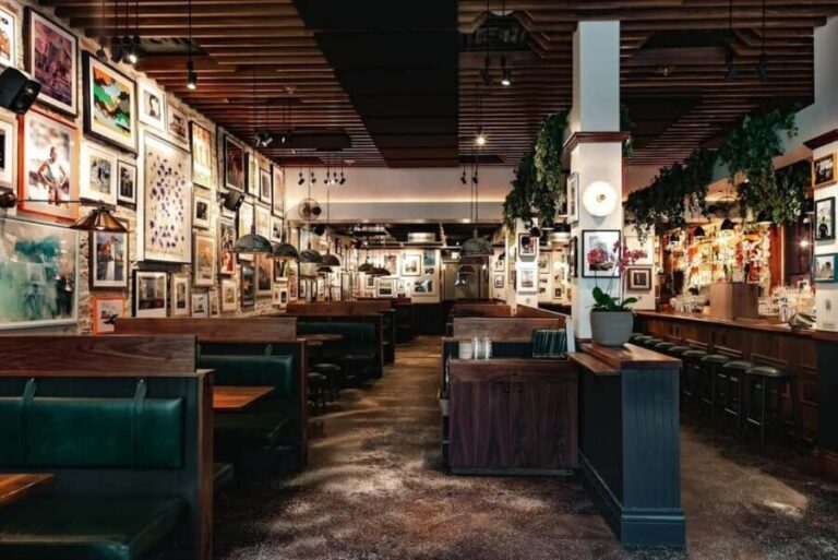 Austin: Best Bars and Bats 3-Hour Guided Tour - What to Expect from This Austin Tour