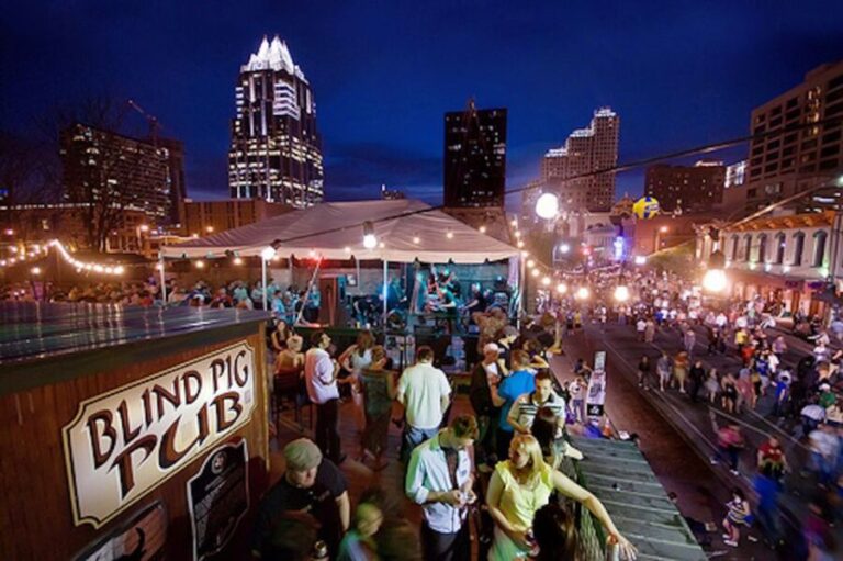 Austin: Live Music Crawl - An In-Depth Look at the Austin Live Music Crawl