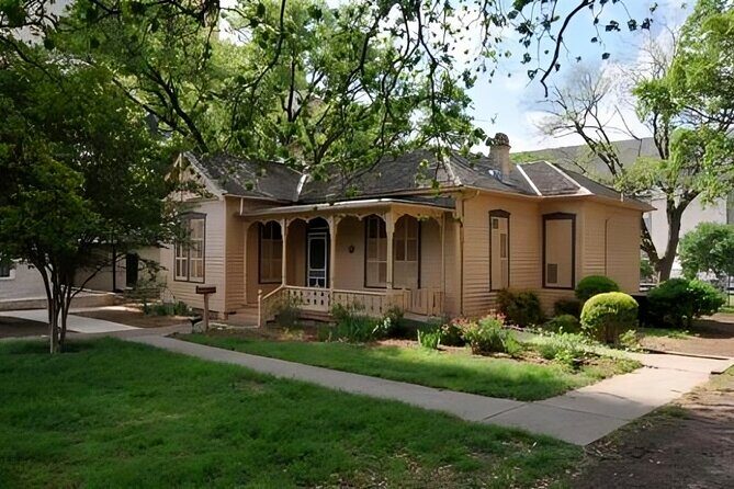 Austin's Must See Sights Guided Private Walking Tour - What the Tour Offers: An Honest Breakdown